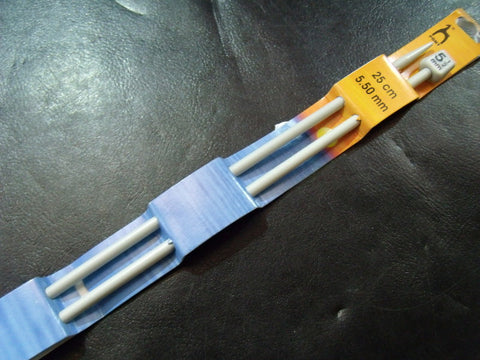 Pony Knitting Needles 25cm long x 5.50mm (2)