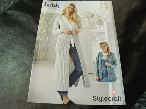Stylecraft Double Knitting Pattern 9421 Two Designs